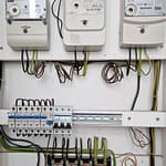 Fotka z montáže skirnky.