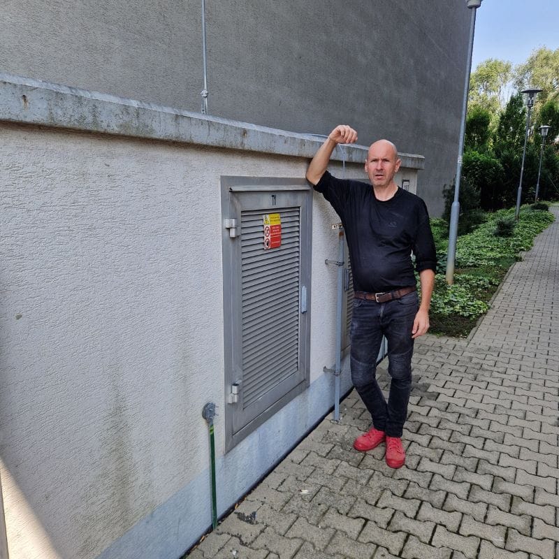 Majiteľ spoločnosti na fotke.